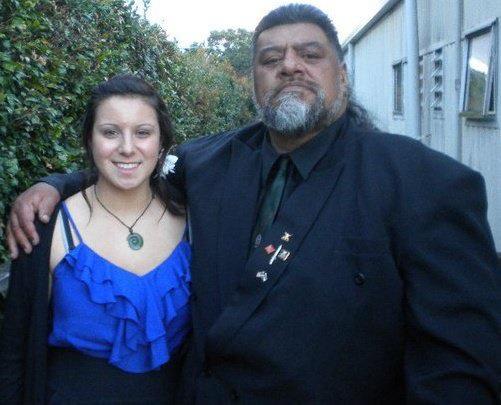 600596_381109141947312_480506390_n